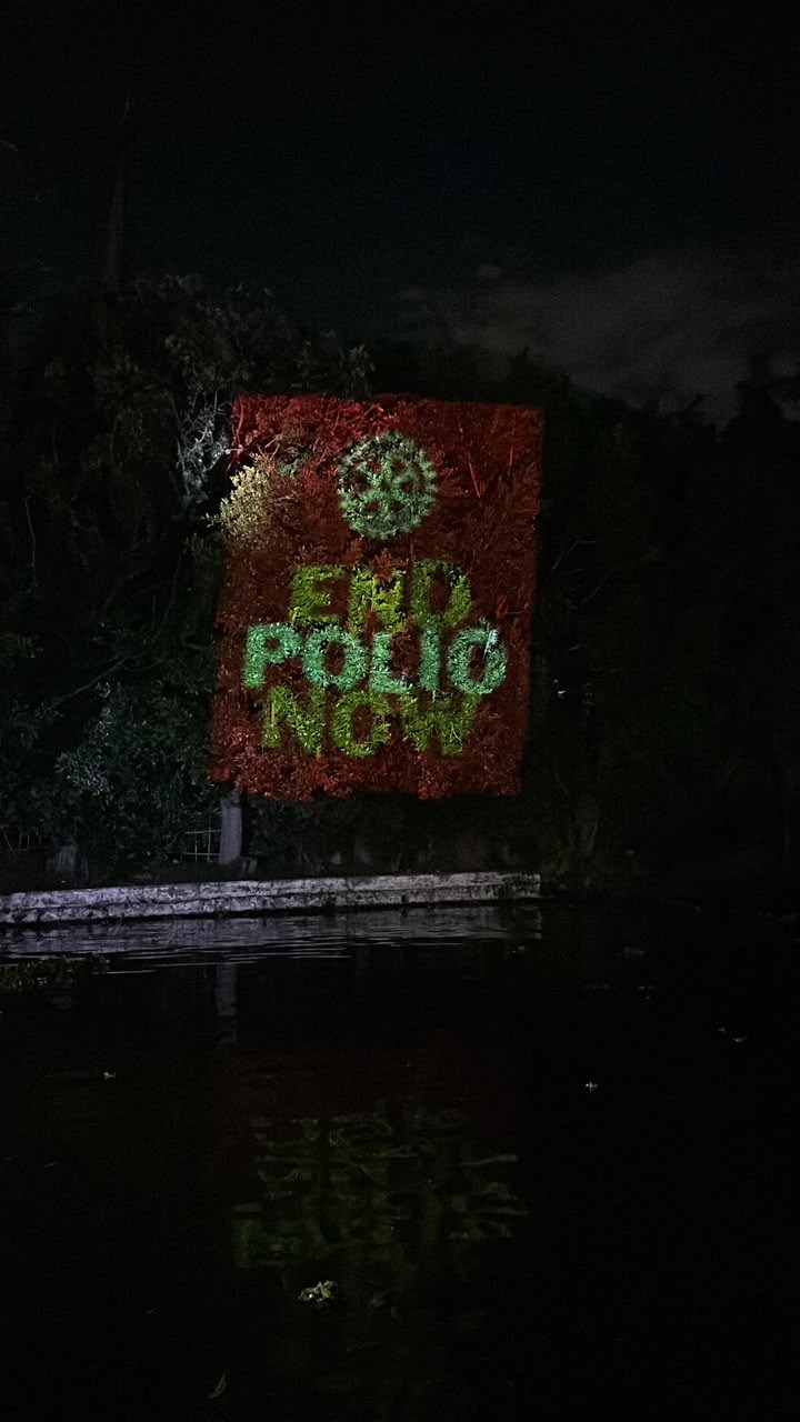 Navegando en Xochimilco por un Mundo Libre de Polio